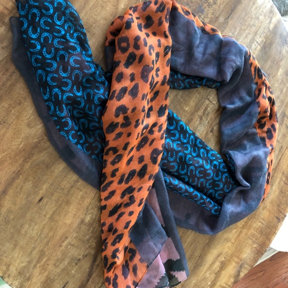 Scarf - Picture 2 of 5